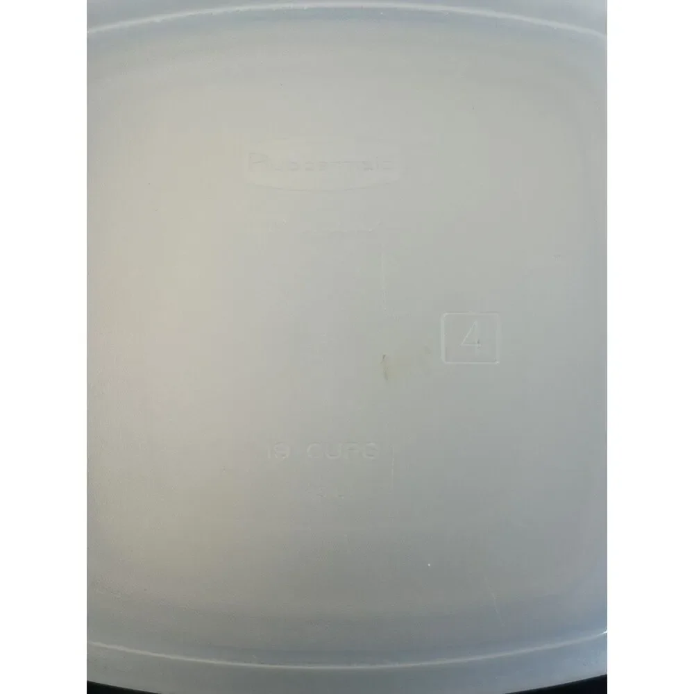 Lot of 3 Rubbermaid Servin Saver 2 #4 Container Clear w Almond Lid 1 XL #8